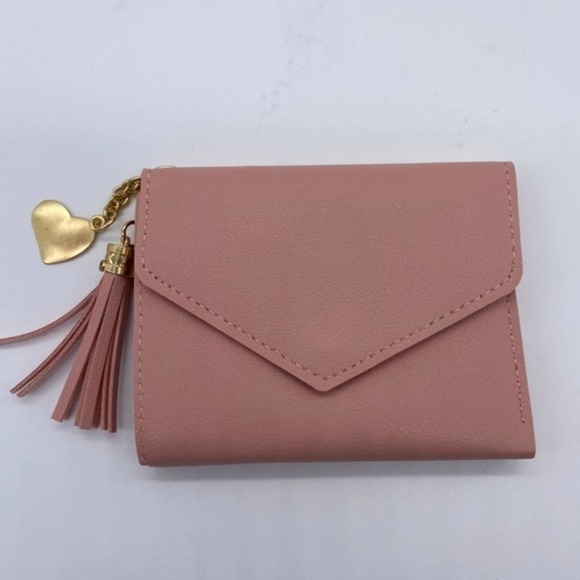 Minimalist Purse with Tassel and Golden Heart Pink - Picture 4 of 4